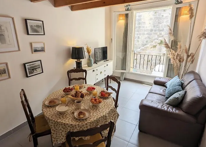 Maison De Village Avec Garage