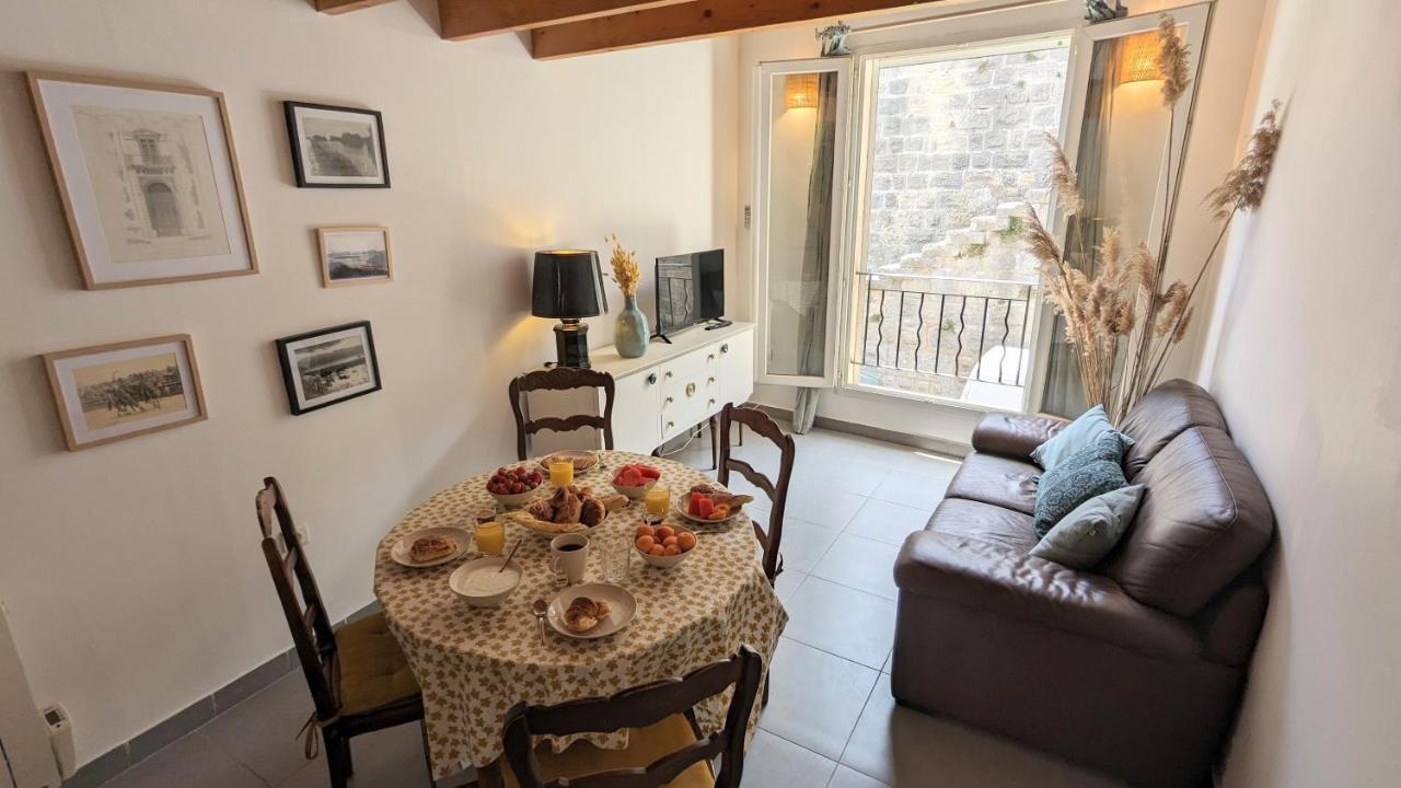 Hébergement de vacances Maison De Village Avec Garage *